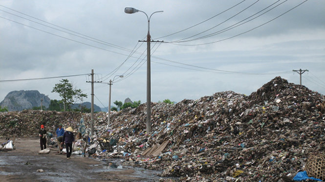 Khử mùi không khí xung quang bãi rác
